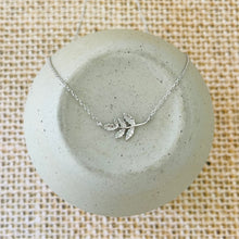Load image into Gallery viewer, Rustle elevated leaf necklace