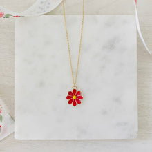 Load image into Gallery viewer, Vintage Daisy Flower pendant necklace
