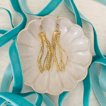 Load image into Gallery viewer, Shimmy shake dangles