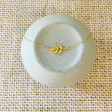 Load image into Gallery viewer, Rustle elevated leaf necklace