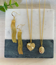 Load image into Gallery viewer, Petit heirloom oval locket pendant necklace in gold