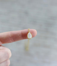 Load image into Gallery viewer, Moon Over Miami moonstone necklace
