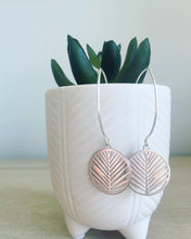 Load image into Gallery viewer, Fern dangle disc earrings