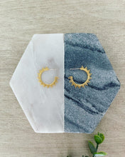Load image into Gallery viewer, Sunburst hoop earrings