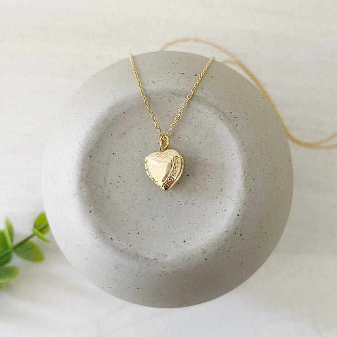Close to the heart // heart locket pendant necklace