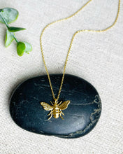 Load image into Gallery viewer, Bee pendant necklace
